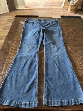 sofia by sofia vergara Medium Blue Flare Jeans